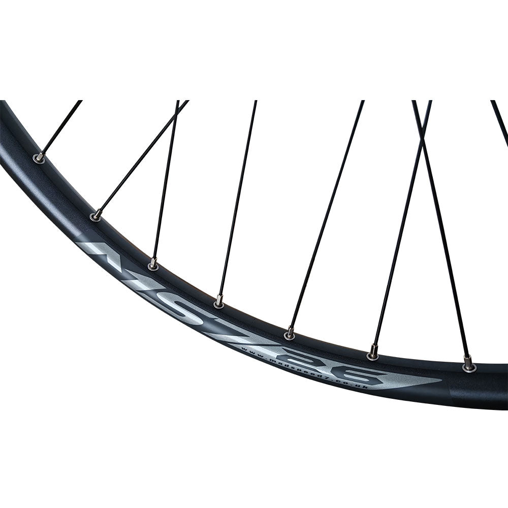26” (ETRTO 559×25) MTB / Dirt Jump Rear Wheel – 6-Bolt Disc – 10×135mm Bolt-On Axle – Single Speed – Performance Hubs – Tubeless Compatible – DT Swiss Spokes