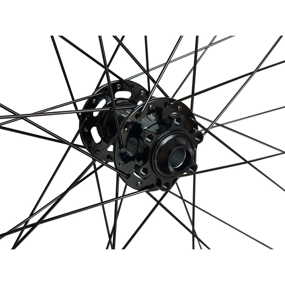 26” (ETRTO 559×25) MTB / Dirt Jump Front Wheel – 6-Bolt Disc – 20×110mm Thru Axle – Performance Hubs – Tubeless Compatible – 900g